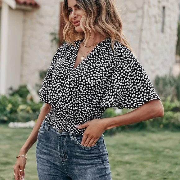 New Ditsy Floral Print Butterfly Sleeve Blouse black and white - Picture 3 of 5